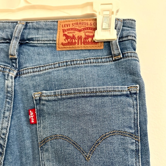 Levi’s 721 High Rise Skinny Jeans - Picture 4 of 6